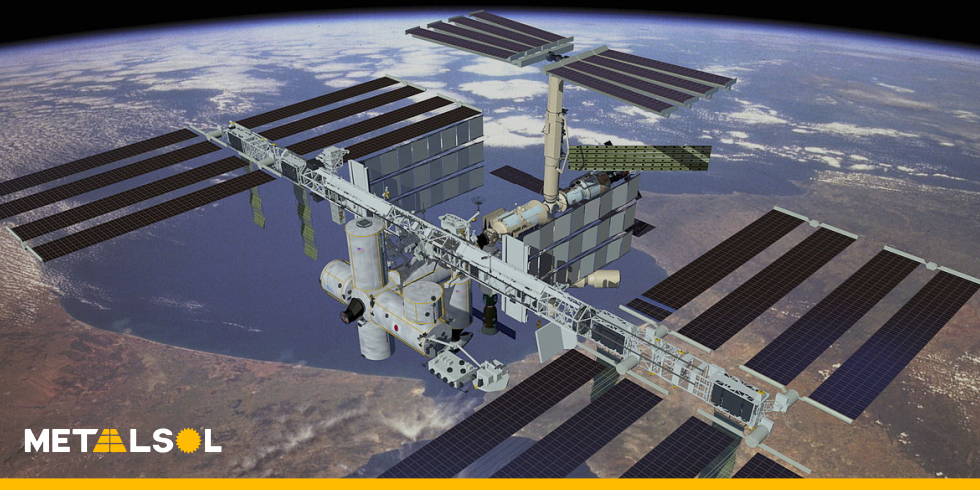 abia que Há Painéis Solares na Estação Espacial Internacional?