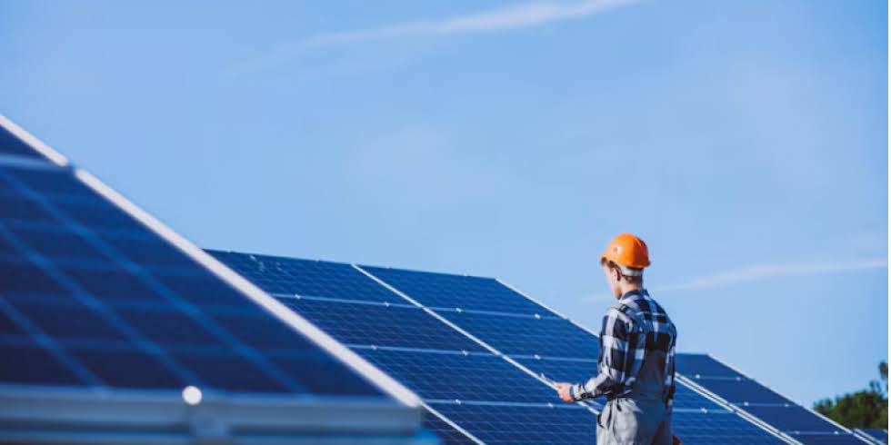 A manutenção de placas solares é mais simples do que parece

